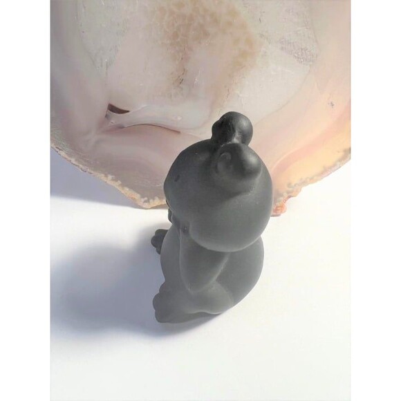 Adorable Black Obsidian Frog Carving - Picture 2 of 6